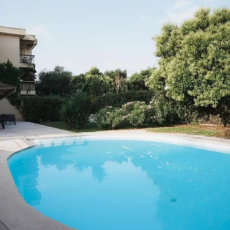Apartment Luxury Setting With Private Pool