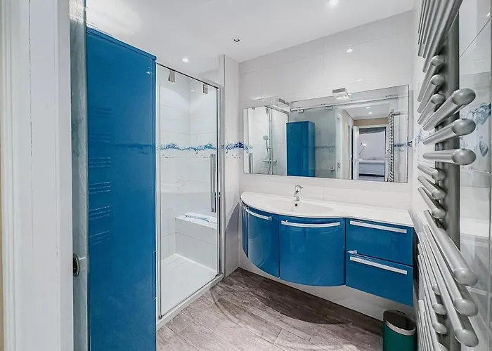 Luxury Setting With Private Pool Antibes