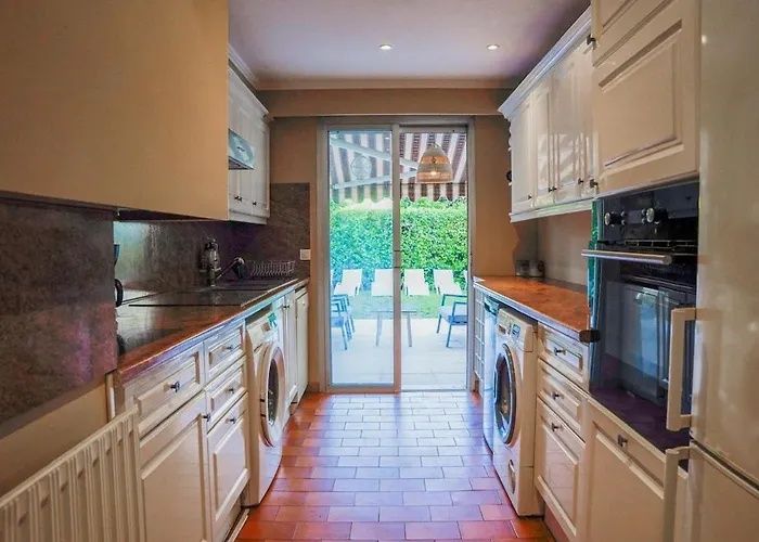 Luxury Setting With Private Pool Appartement *